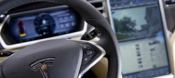 tesla-604×270